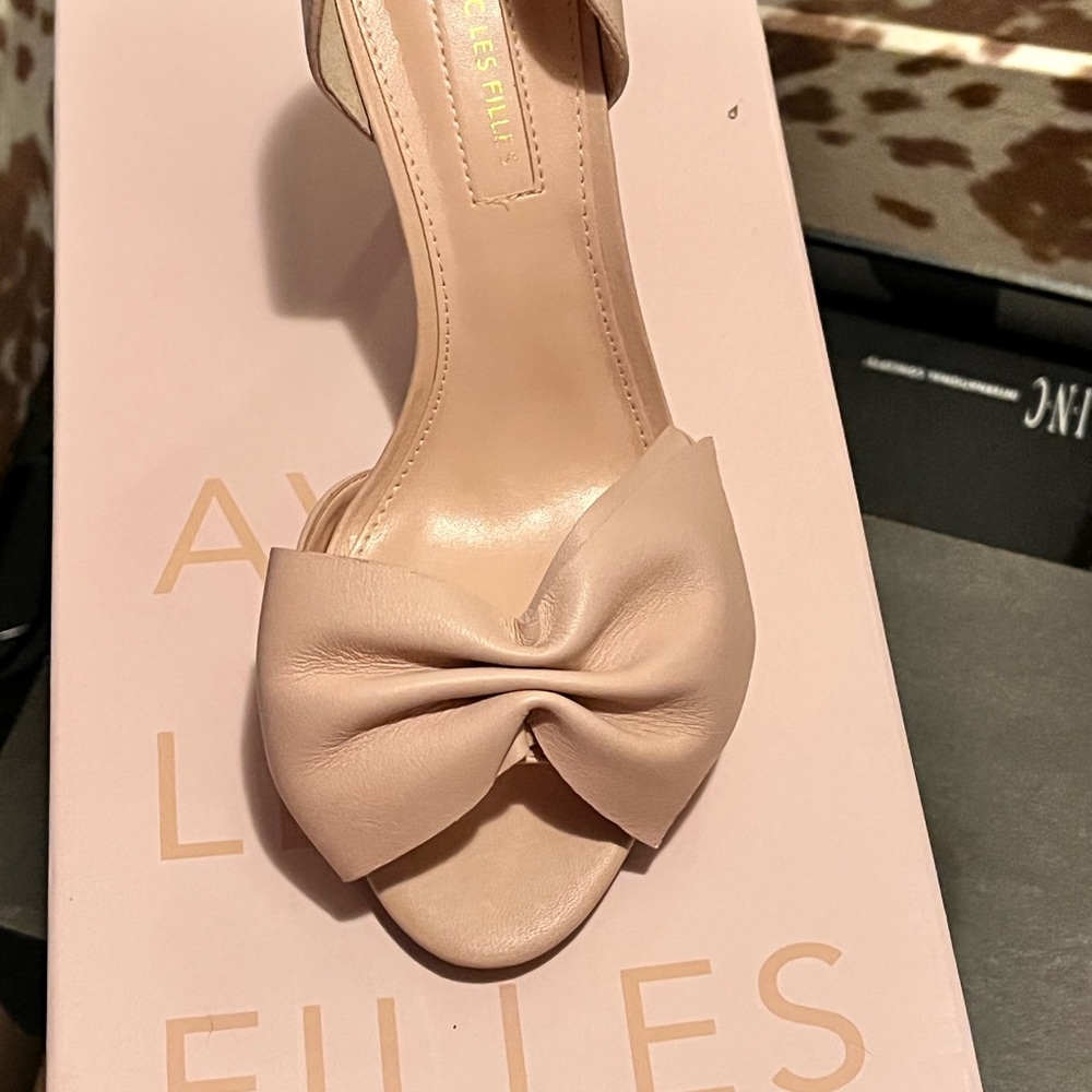 AVEC LES FILLED Pink peep toe pumps